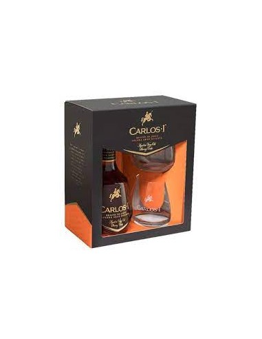 Carlos i brandy ox extra old con bicchieri